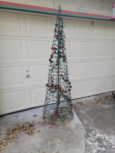 Giant foot wire christmas - giant,